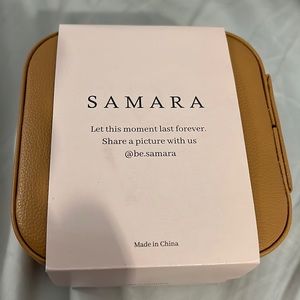 Samara | NWT zippered jewelry box